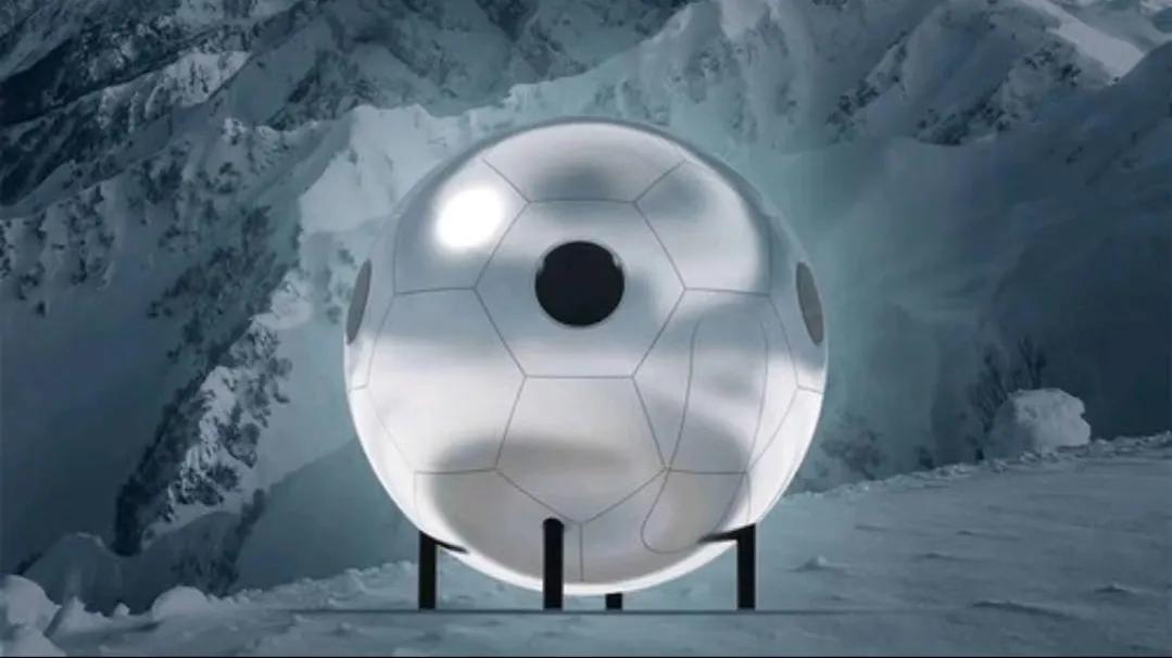 球形之家「玫瑰」由铝和回收塑料制造