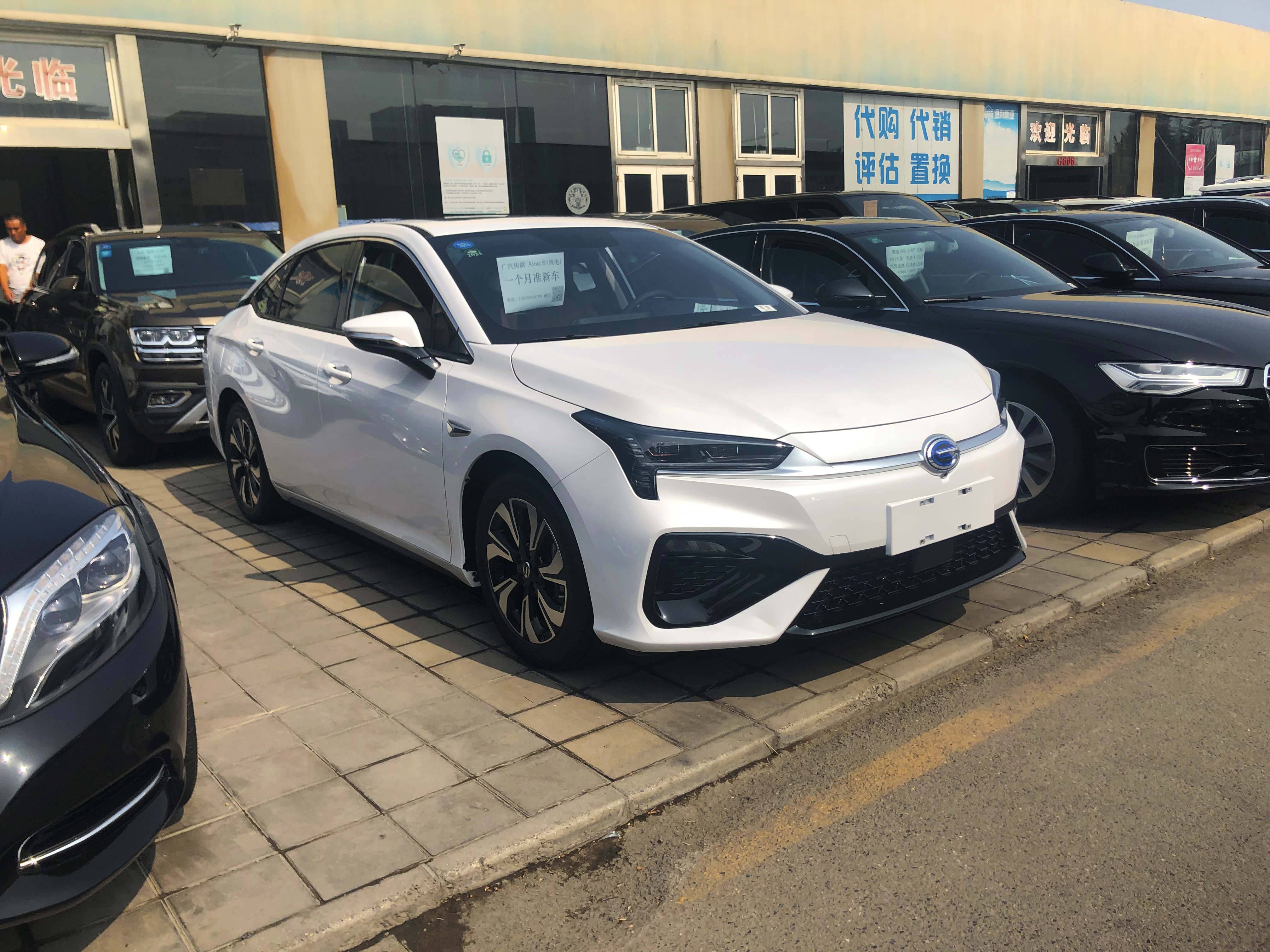 为啥那么多二手新能源要卖呢,还有人说新能源车不靠谱吗