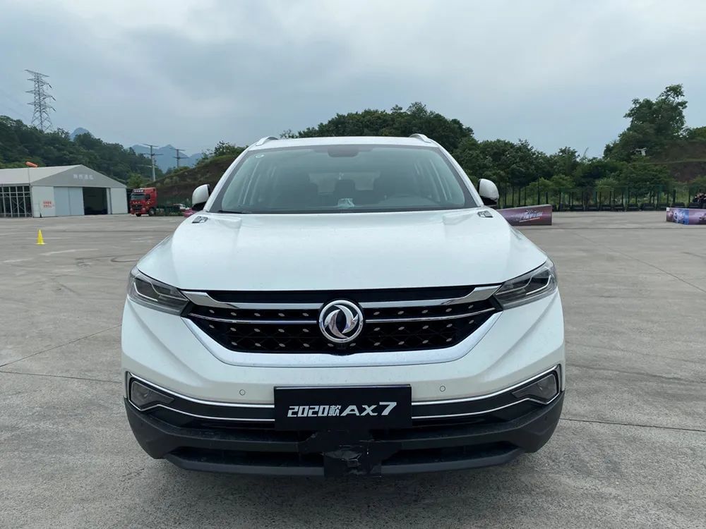 试驾风神新ax72018款,风神新ax7越野能力