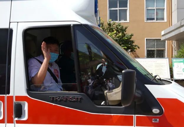 历史终将铭记这难忘的抗疫故事,在中国抗疫故事中汲取向上力量