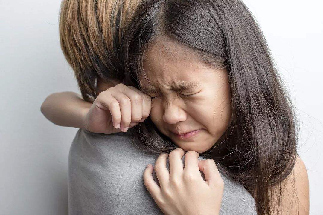 哈尔滨4岁女童遭邻居虐待,哈尔滨儿童被邻居侵害