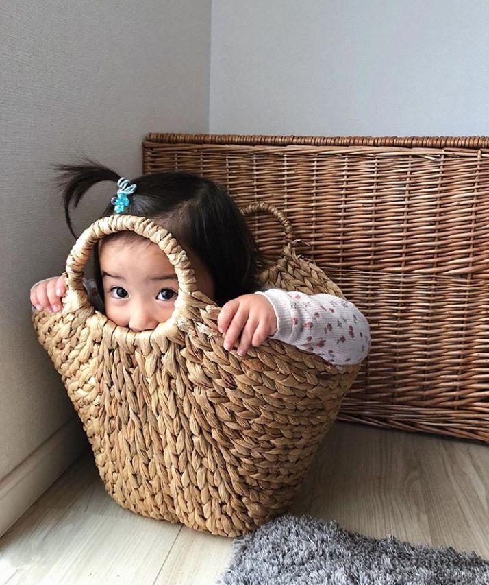 晒女儿搞怪丑萌照,亲妈狂晒女儿丑照