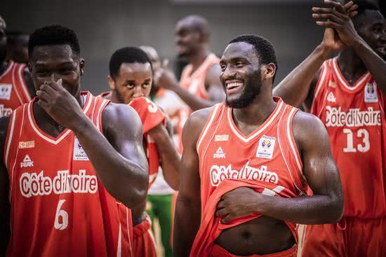 罢赛全员离场,罢赛重回赛场