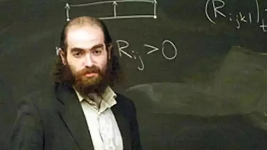 活着的“数学鬼才”有多牛?这位哥们3份手稿“压趴”整个数学界