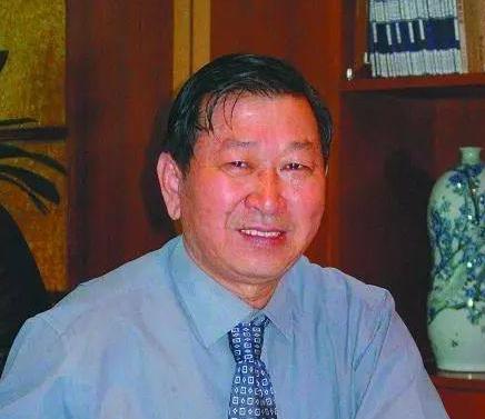 他56岁开始创业87岁投资雨伞,他66岁开始创业赚了1200亿