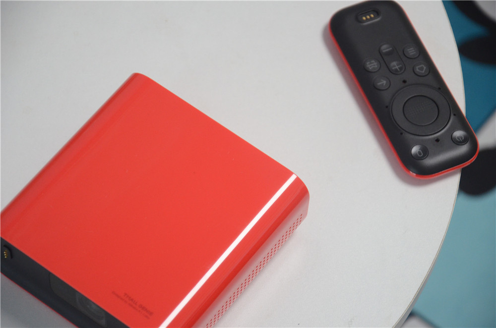 天猫精灵小红盒和小明投影仪,天猫精灵投影仪小红盒2023款测评