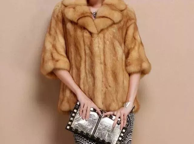 洗衣店把貂皮洗坏了怎么办,干洗店衣服上的毛毛怎么处理