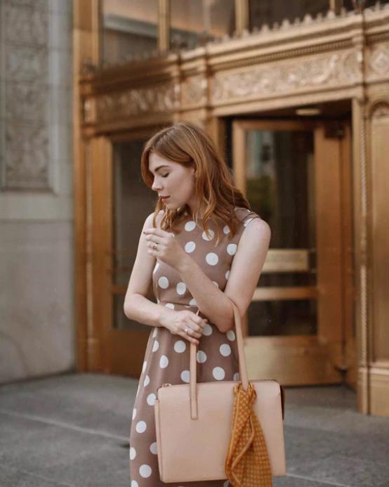 穿衣服打结小技巧,衣服打结穿搭技巧