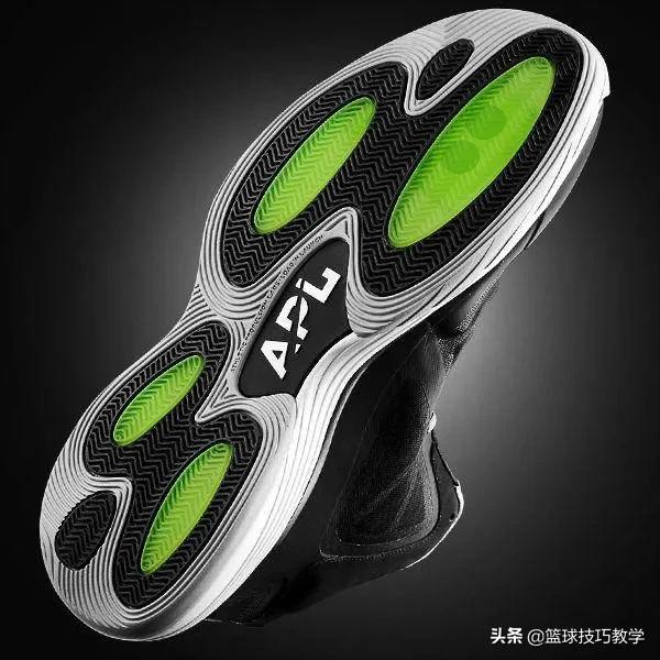 nba禁穿的球鞋叫什么名字,一双被比赛禁止的球鞋