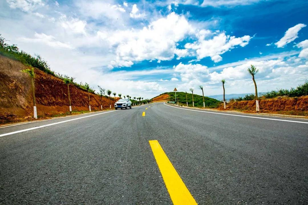 适合夏天去旅游的自驾路线,适合夏季的自驾游路线推荐