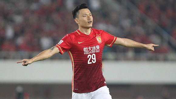 恒大名将离队！带美艳娇妻转战深圳租房生活，名下豪宅说扔就扔