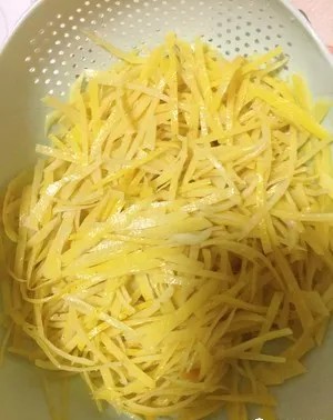 自制柠檬蜂蜜茶胜过奶茶店,柠檬茶怎么做简单又好喝不加蜂蜜