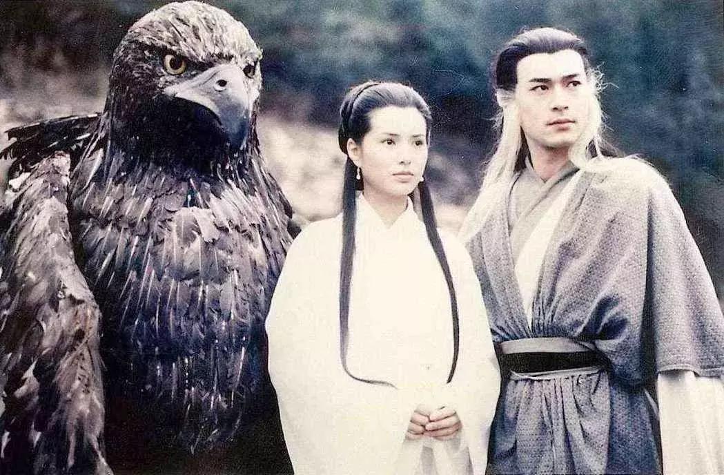 一首《十七岁》之于香港娱乐圈，就是半部《春秋》