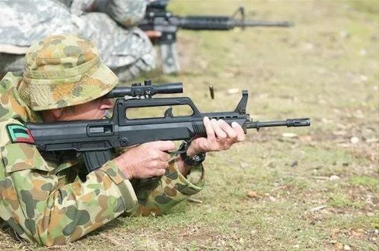 美国对95-1步枪评价,现役美国人评价95式步枪