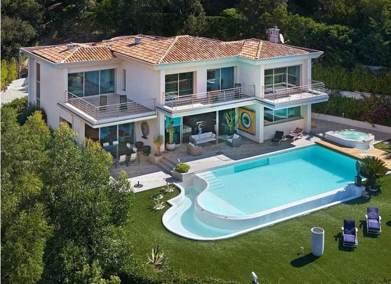 拖欠50万物业费合法吗,100多户业主拖欠80万元物业费