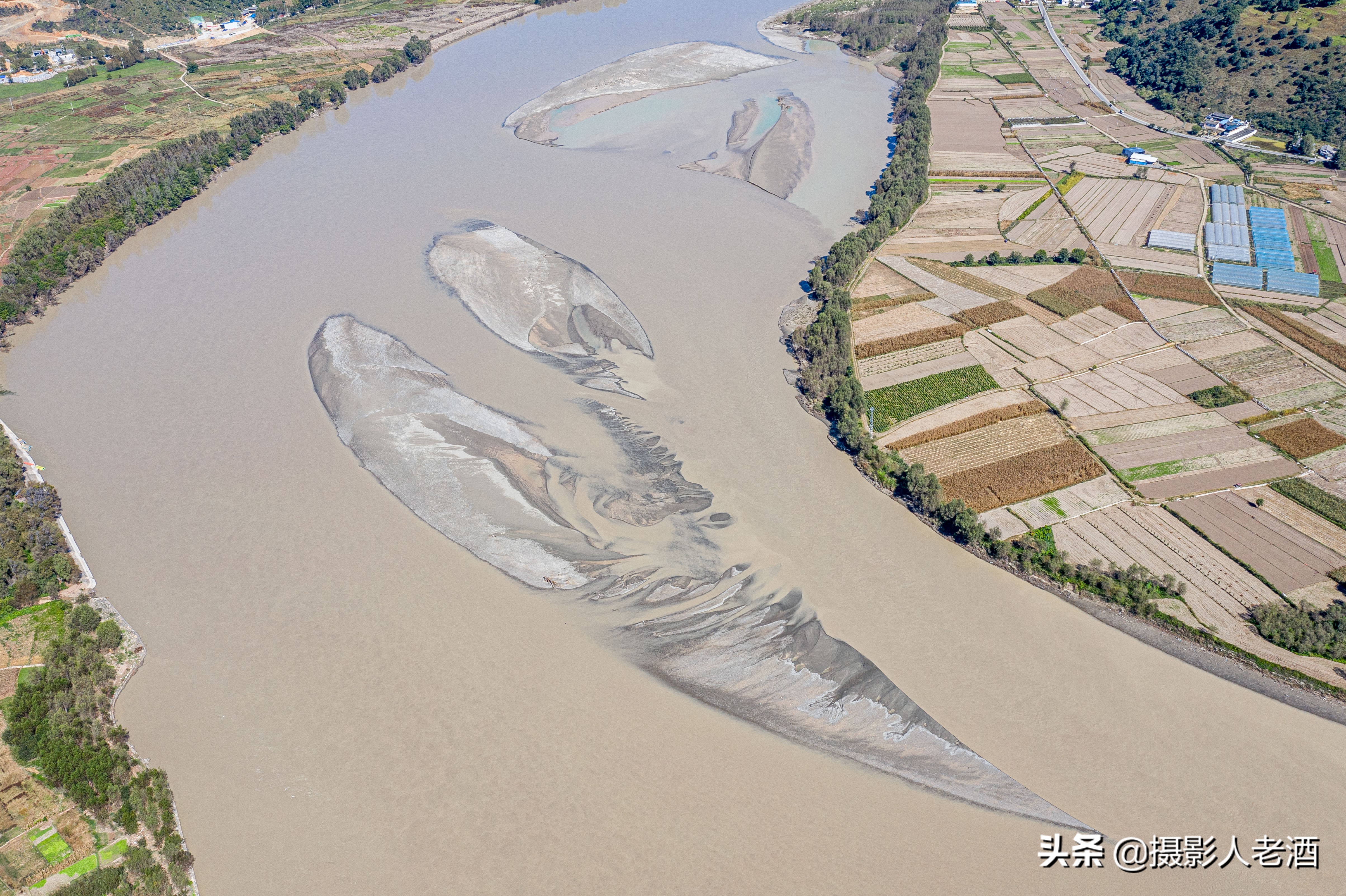 丽江长江第一湾虎跳峡,丽江市玉龙县长江第一湾