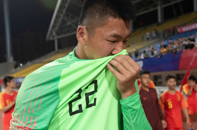 熊猫杯耻辱战-中国国青0-2泰国吃2连败，门将送乌龙大礼！