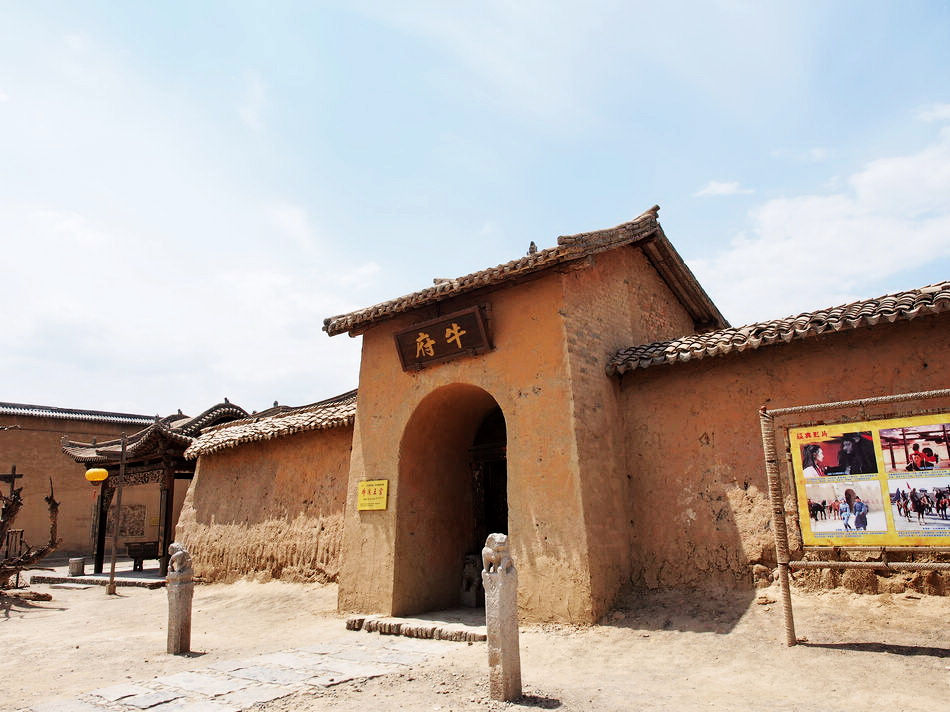 跟着星爷和老谋子的电影,去逛这座大名鼎鼎的西北影视城堡