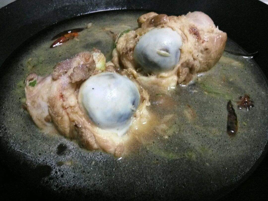 炖骨头汤到底要不要焯水,炖骨头汤为什么会有浮沫