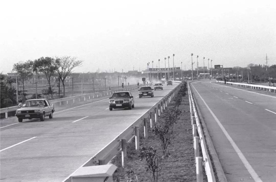 70张照片合集视频,70年衣食住行对比图