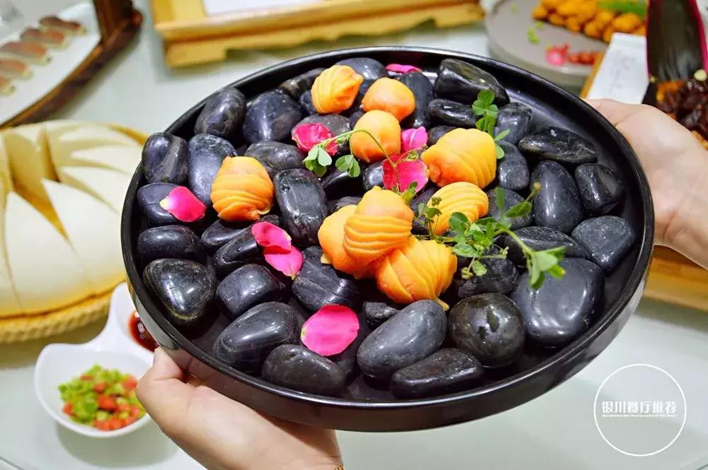 银川清真的农家乐烤全羊哪家好吃,银川烤全羊的海鲜自助推荐