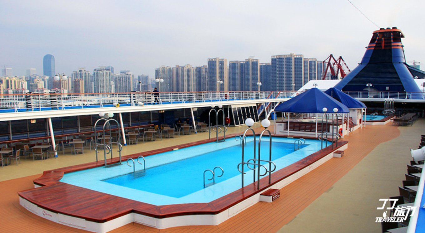 波澜不惊可以形容水面吗,描述海上邮轮的感觉