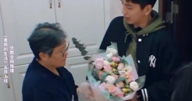 林允爸爸认定了王大陆做女婿，放话要两人结婚，王大陆都不敢说话