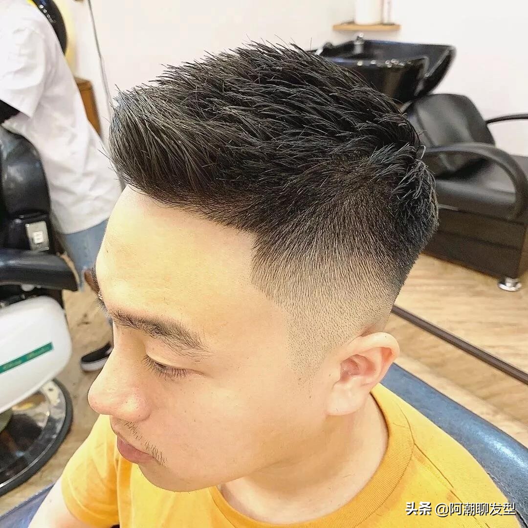 男士发型2020流行发型短发锡纸烫,男士m型短发发型2020流行发型