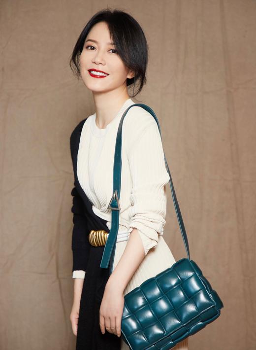 脸上有4个特点的女人很显老,脸上有3个特点女人会越来越漂亮