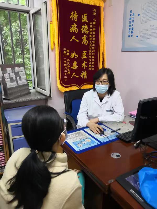 一到晚上辗转反侧,一到床上就想睡觉怎么办