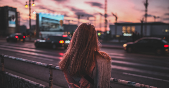 故事：她交新男友，高兴告知4年男闺蜜，却不知挂电话后他整个人都呆了