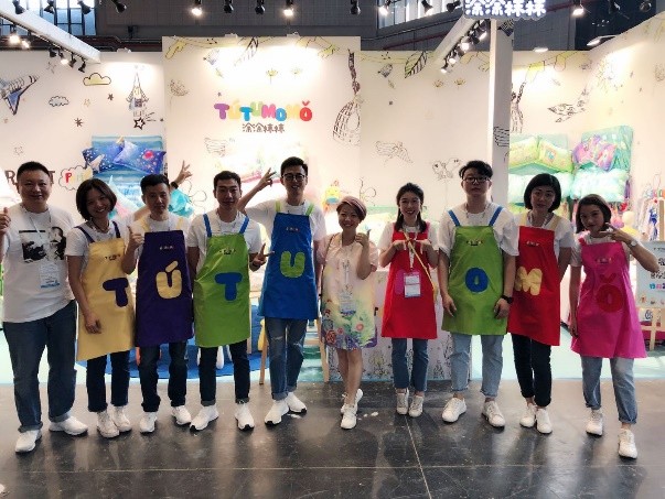 睡觉认床认人是什么原因,小孩子认床有什么方法吗