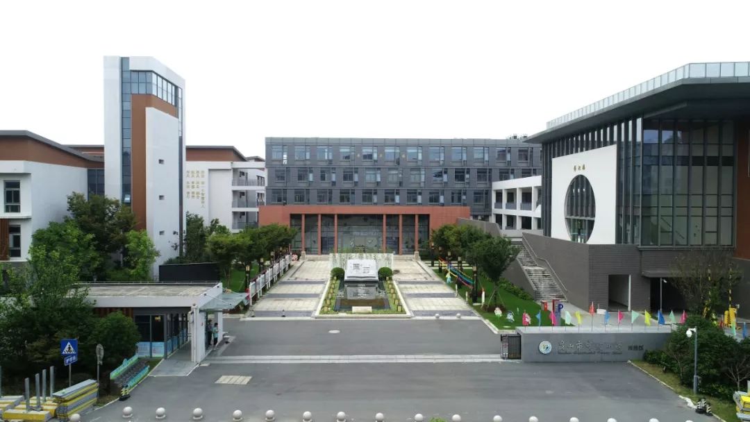 64.3亿，39个学校，3.7万个学位，昆山今年教育大爆发