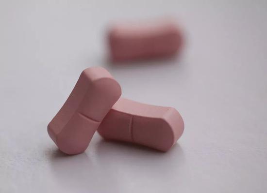 现实版药神医生无罪,现实版药神行医80年治愈30万人