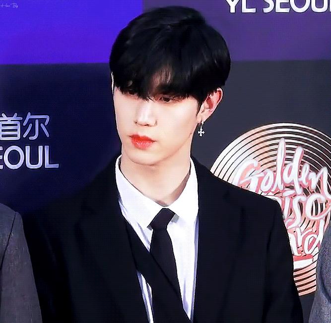 南韩神颜女爱豆李知恩,南韩男爱豆神颜用测谎仪