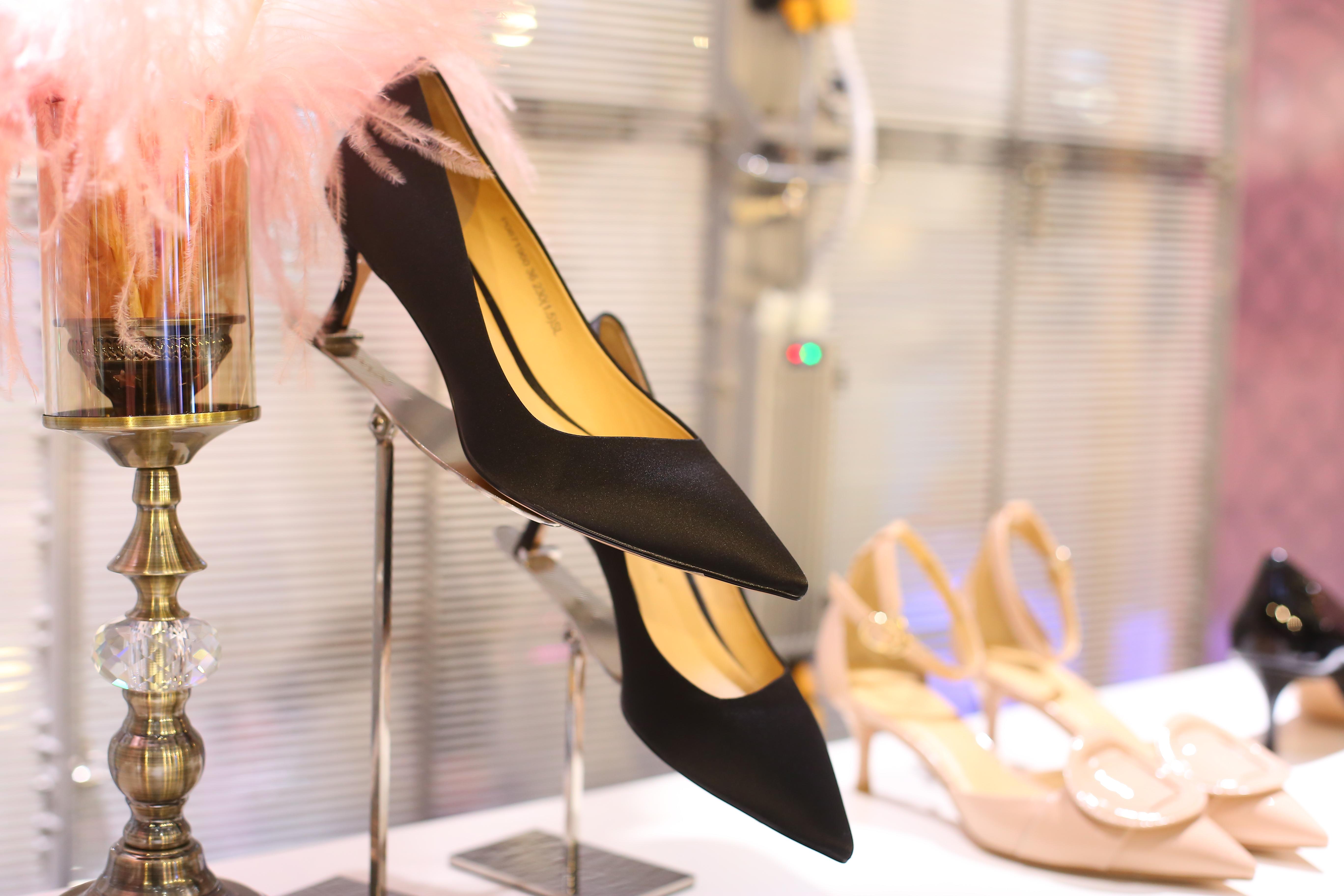 MUX4D高级定制女鞋4月强势登陆天津伊势丹