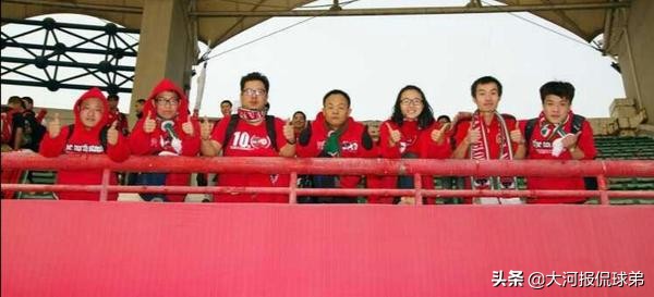 因为足球，所以奇迹！当选中超最佳球迷，他3次远征的故事让人动容