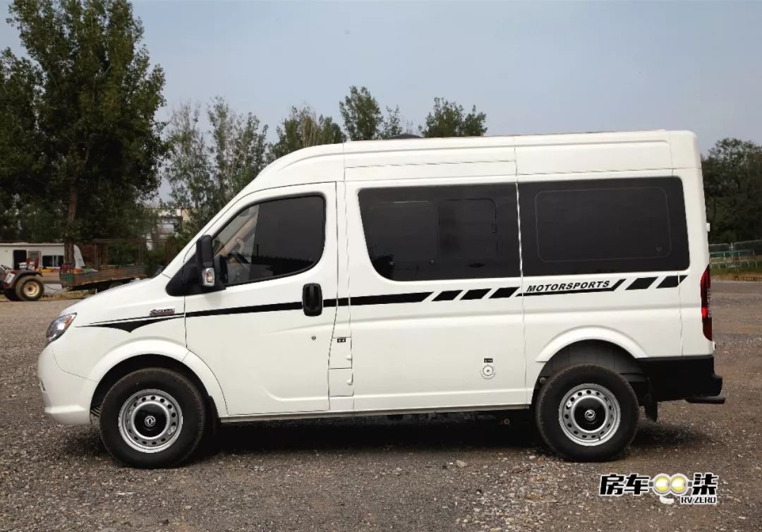 外观低调,配置却很丰富,老百姓也能买得起的东风舒侣B型房车