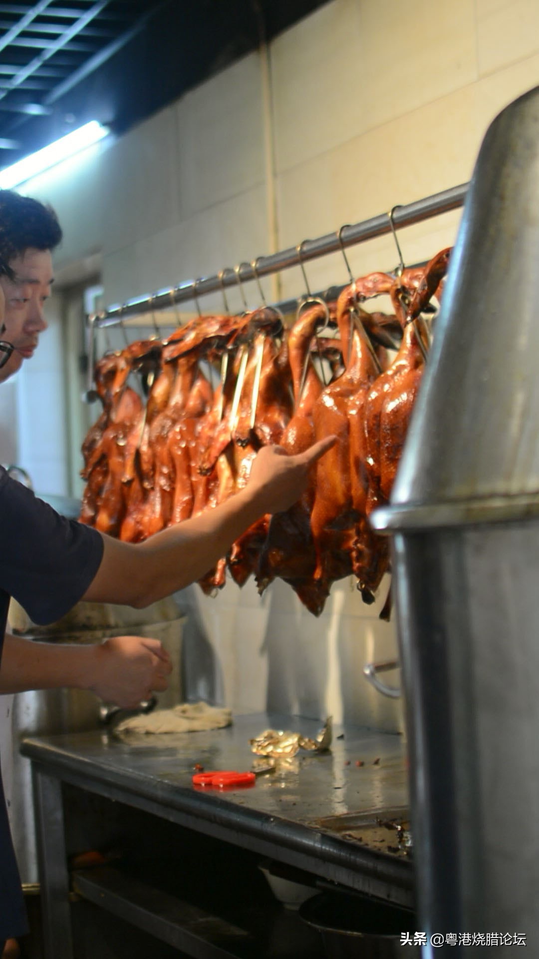 广式烧鸭是炭烧好还是煤气烧好,烧鸭炭炉怎么放炭才有空气