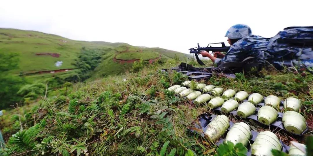 士兵在战斗中一般携带多少弹药,上战场一般要带多少发子弹