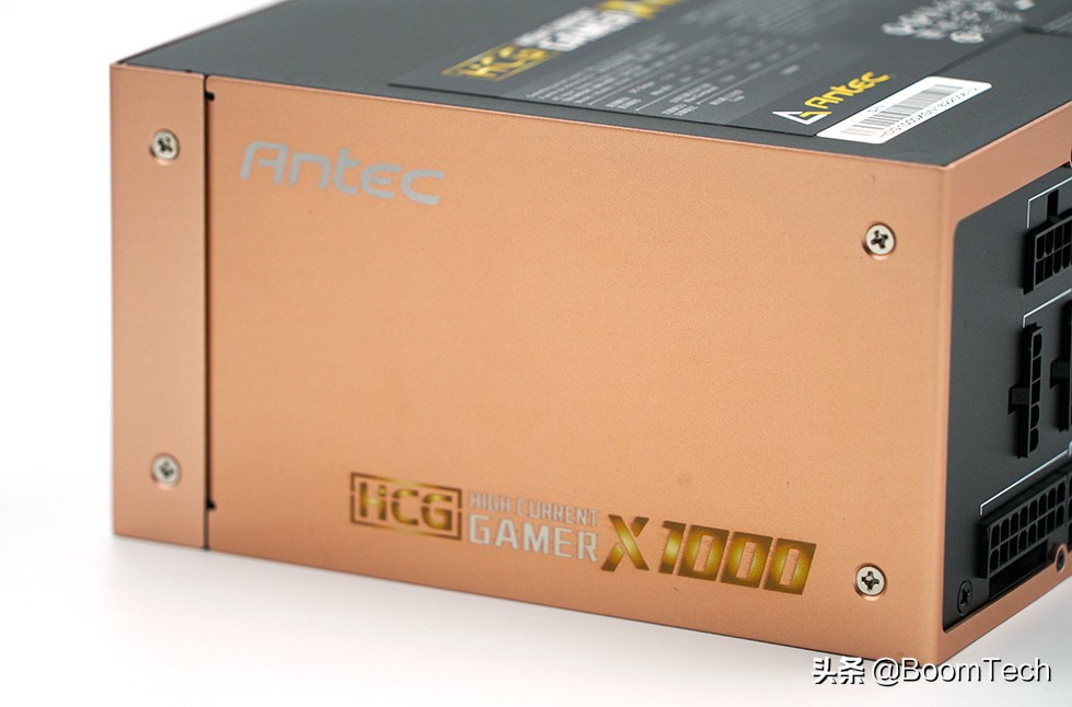 不对称设计点缀安钛克NX1000机箱体验