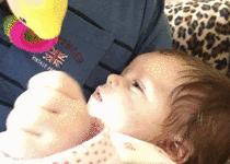 一个多月宝宝困了如何哄睡,小宝宝半夜醒了怎么哄睡