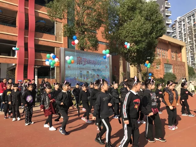 运动为主题的儿童绘本亲子表演,绘本亲子运动会