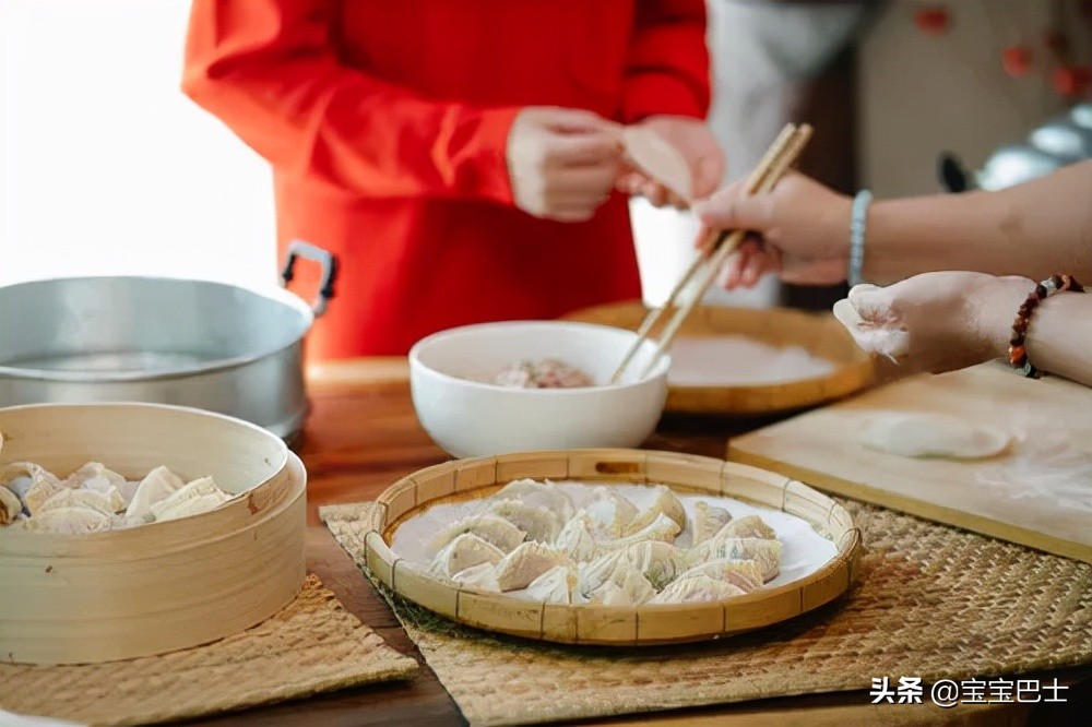 两岁多宝宝不会用筷子怎么办,2岁宝宝不会用勺子怎么办