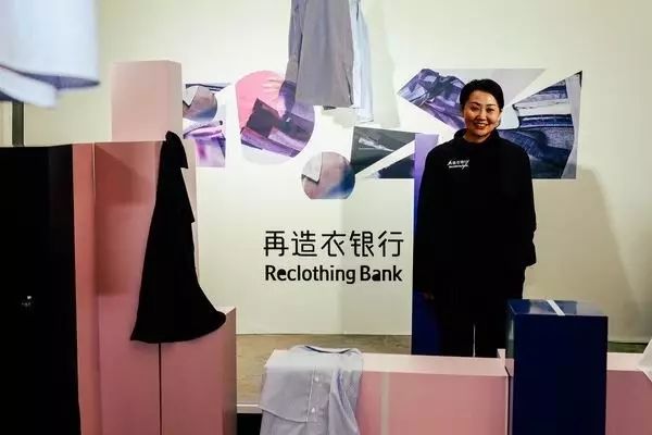 中国人只会跟风买名牌？80后女孩用旧衣改造成潮牌，燃炸上海滩