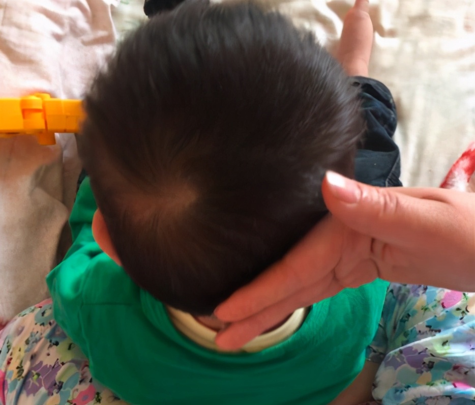 宝宝聪不聪明看手指就知道,宝宝聪不聪明看妈妈的大脑