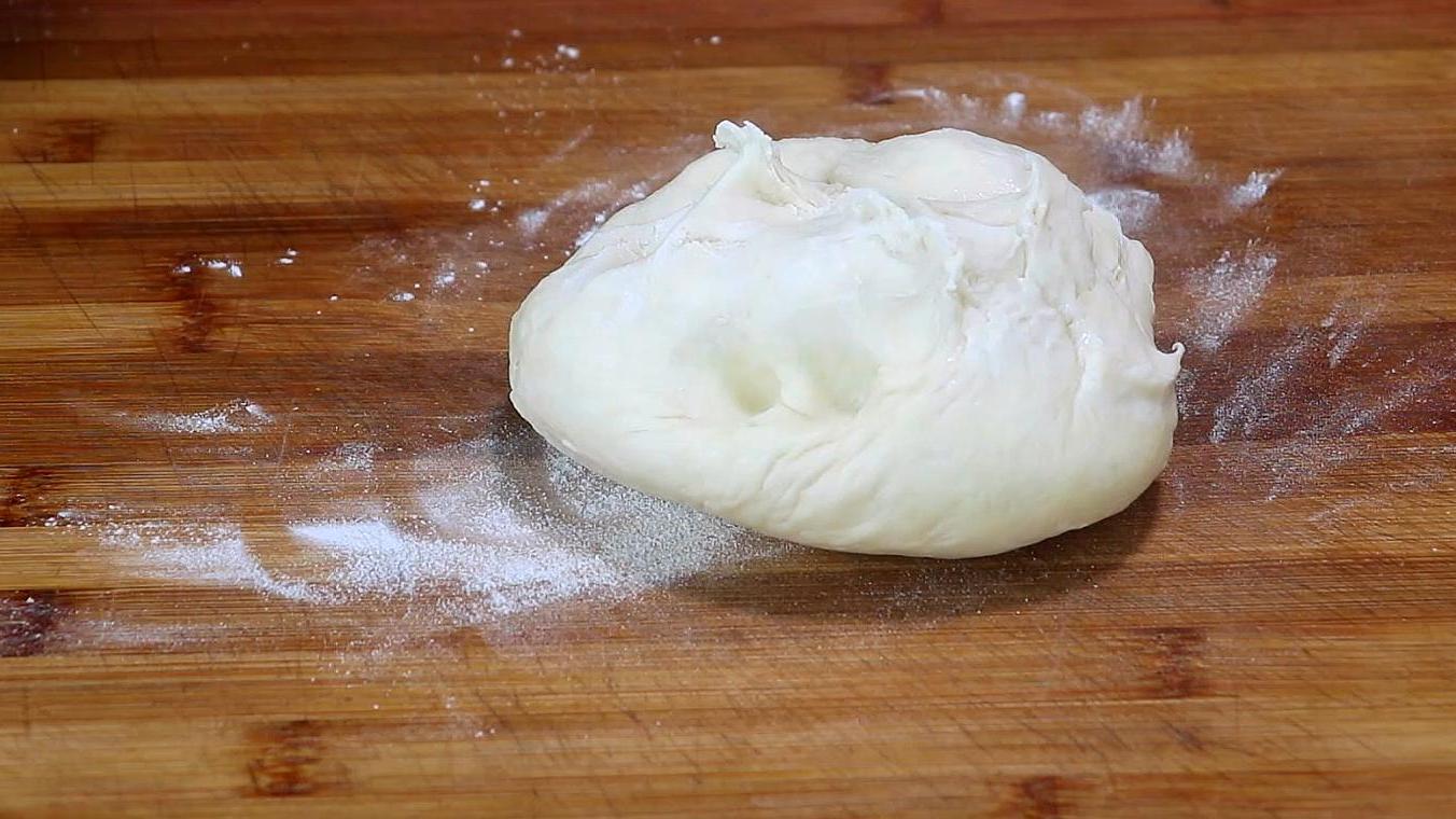 发面葱油饼葱香浓郁柔软多层,切出来的多层葱油饼的做法