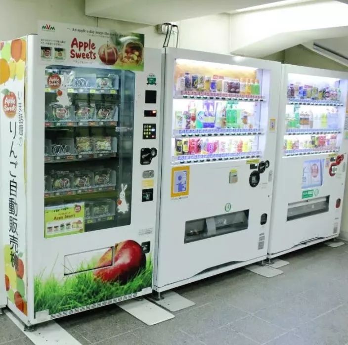 卖金鱼、卖昆虫、卖习题?!日本的自动贩卖机,脑洞突破天际