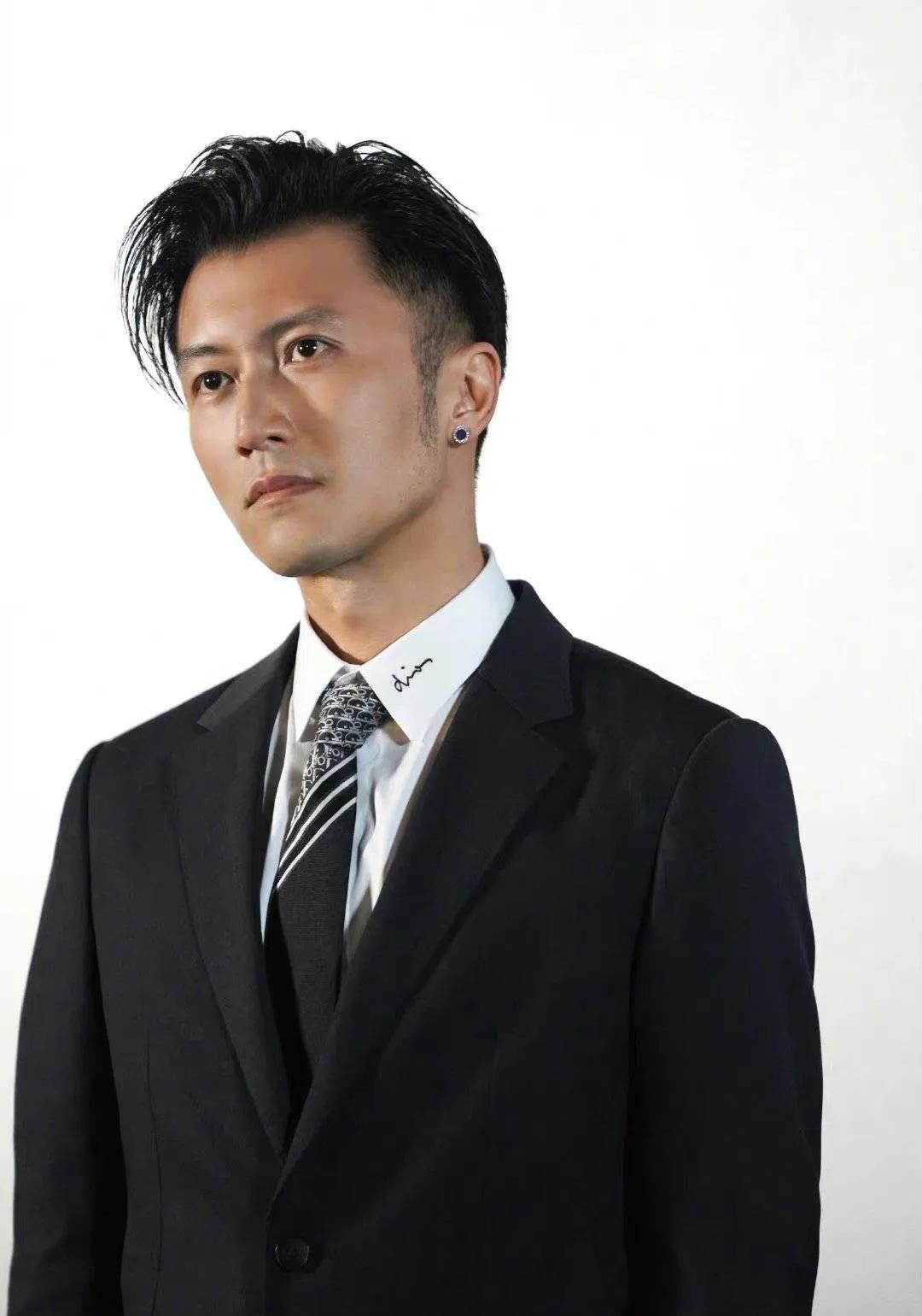 推荐一下娱乐圈中比较帅的男明星,娱乐圈里英气迷人的男星