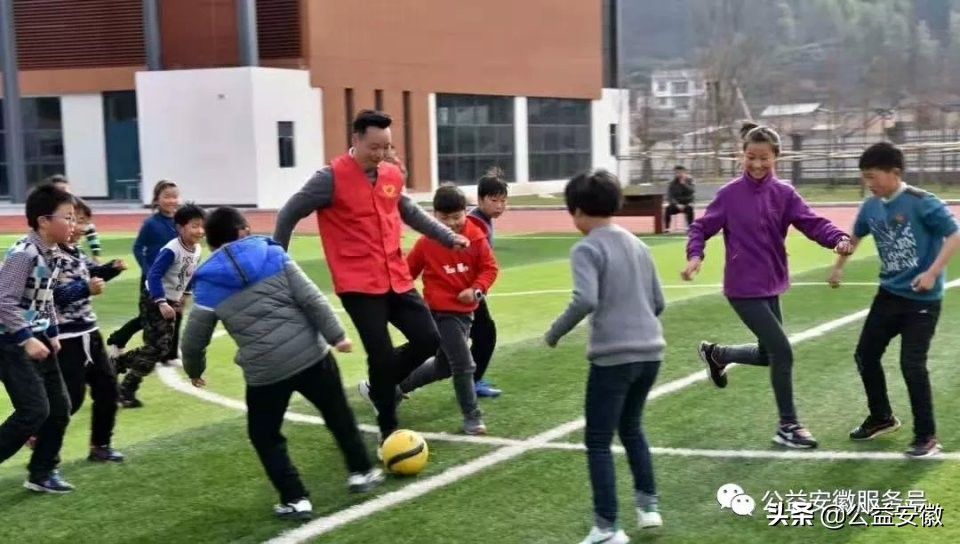 公益足球训练营,少儿公益训练营